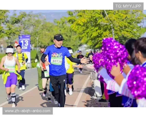 云南白药全程守护6年石屏异龙湖马拉松为跑者健康保驾护航